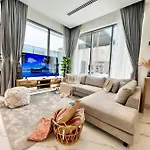 Rosella Chalet 2