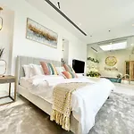 Rosella Chalet 2